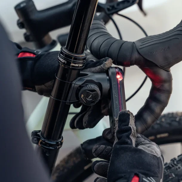 KOM Cycling Garmin Varia Mount